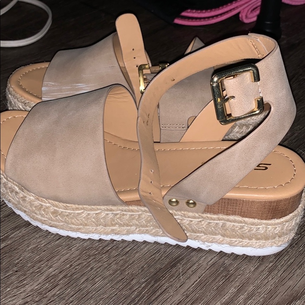 Beige platform espadrilles - Picture 2 of 3